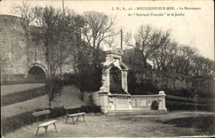 VINTAGE POSTCARD Boulogne On Sea the Monument Of the François Souvenir And the Garden