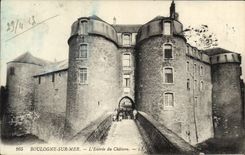 CPA Boulogne Sur Mer L'Entree Du Chateau
