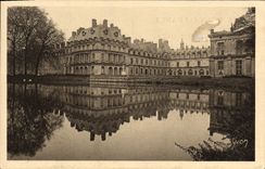 VINTAGE POSTCARD Fontainebleau Palate Overall picture