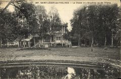 CPA Saint Leger en Yvelines Le Chalet Des Bruyeres vu de l'etang