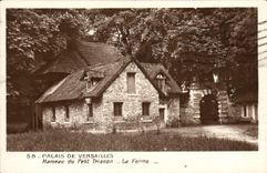 CPA Palais De Versailles Hameau du Petit Trianon La Ferme