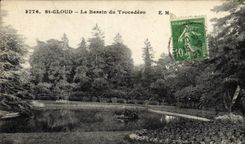 CPA Saint Cloud Le Bassin du Trocadero