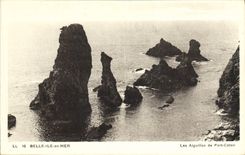 VINTAGE POSTCARD Beautiful Island at sea Needles of Port Cotton
