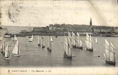 CPA Saint Malo Vue Generale Bateaux