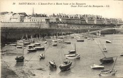 VINTAGE POSTCARD Saint Malo Before Port has Low tide And the Walls