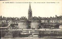 CPA Saint Malo Les Quais Et La Grande Porte Bateau