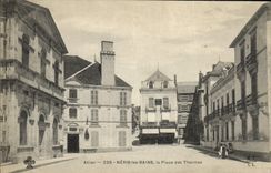 CPA Neris Les Bains La Place Des Thermes