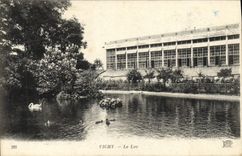 VINTAGE POSTCARD Vichy the Lake