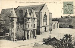 La POSTAL de la VENDIMIA encoleriza el pequeño castillo de los duques Of Anjou o es él rey Rene