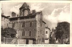 VINTAGE POSTCARD Cahors the House Henri IV