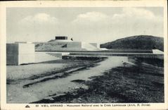 Monumento nacional viejo de Armand de la POSTAL de la VENDIMIA con la cruz luminosa