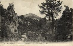 Obelisco de Esterel de la POSTAL de la VENDIMIA del Infernet y de la ruda malvados del obispo