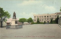 POSTAL Avignon de la VENDIMIA el hombre valiente de Crillon