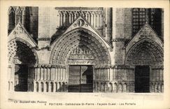 CPA Poitiers Cathedrale St Pierre Facade Ouest Les Portails