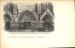 CPA Poitiers Le Portail de la Cathedrale
