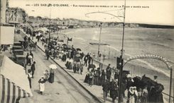 La opinión panorámica de la POSTAL de la VENDIMIA Sables d'Olonne del terraplén y marea de la playa de la alta tiene