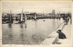 CPA Les Sables D'Olonne Entree du Port Bateaux