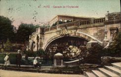 Cascadas de Metz de la POSTAL de la VENDIMIA de los niños de la explanada