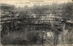 VINTAGE POSTCARD the Picturesque Batch Galleries Pit De Padirac the restaurant and the top of the large staircase