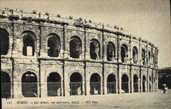 CPA Nimes Les Arenes Vue Exterieure Detail