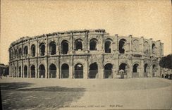 CPA Nimes Les Arenes Vue Exterieure