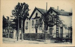 VINTAGE POSTCARD Pougues Water Hotel Of the Country cottage