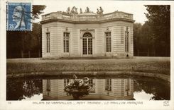 CPA Palais De Versailles Petit Trianon Le Pavillon Francais