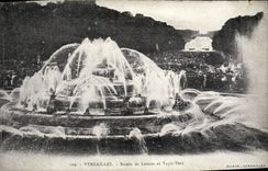 CPA Versailles Bassin De Latone Et Tapis Vert