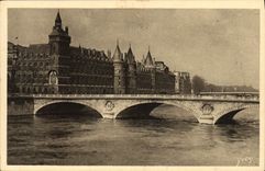 CPA Paris En Flanant Le Palais pont au change Conciergerie