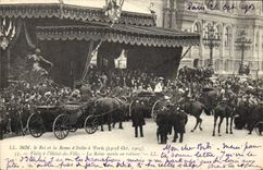 CPA Le Roi Et La Reine d'Italie A Paris Visite a l'Hotel De Ville La Reine Monte En Voiture