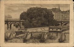 VINTAGE POSTCARD Paris Stopping Of the Currency