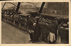 VINTAGE POSTCARD Paris While Strolling Secondhand bookseller Of the Voltaire Quay