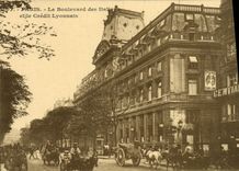 CPA Paris La Boulevard Des Italiaus Et le Credit Lyonnais Banque 