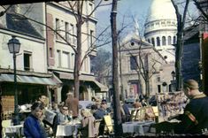 MODERN CARD Paris the Place Of the Hillock