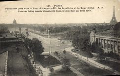 Panorama de París de la POSTAL de la VENDIMIA tomado hacia el puente Alejandro Invalids y la torre Eiffel