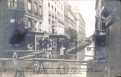 VINTAGE POSTCARD Paris the Great Rising Of the Seine ways on rests Street of the Vat