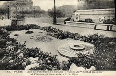 CPA Paris Arc De Triomphe De l'Etoile Tombe Du Soldat inconnu