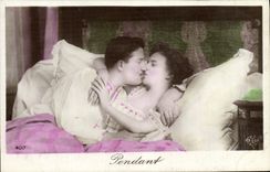 CPA Fantaisie Femme Pendant