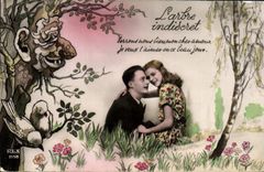 CPA Fantaisie Femme L'arbre indiscret Oiseau