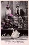 CPA Fantaisie Femme Enfant Cygne