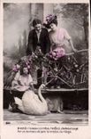 CPA Fantaisie Femme Enfant Cygne
