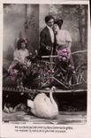 CPA Fantaisie Femme Enfant Cygne