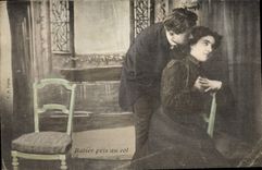 CPA Fantaisie Femme Baiser pris au vol