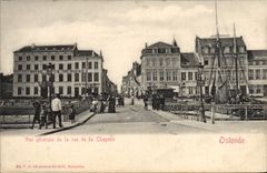 CPA Ostende Vue Generale de la rue de la Chapelle Bateaux