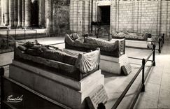 CPA Abbaye de Fontevrault Tombeau de Henri Plantagenet Eleonore de Guyenne Richard Coeur de Lion