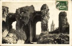 CPM Saintes Les Arenes Gallo Romaines Detail de voutes et le clocher Saint Eutrope