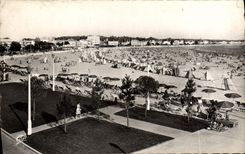 CPM Royan La Plage et Les Jardins De La Promenade Botton