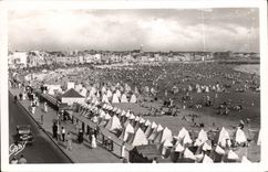 POSTAL MODERNA Sables d'Olonne vista de la playa