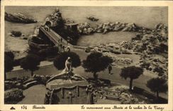 VINTAGE POSTCARD Biarritz the War memorial And the rock of the virgin