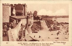 CPA Saint Malo Les Remparts Et La Tour Notre Dame